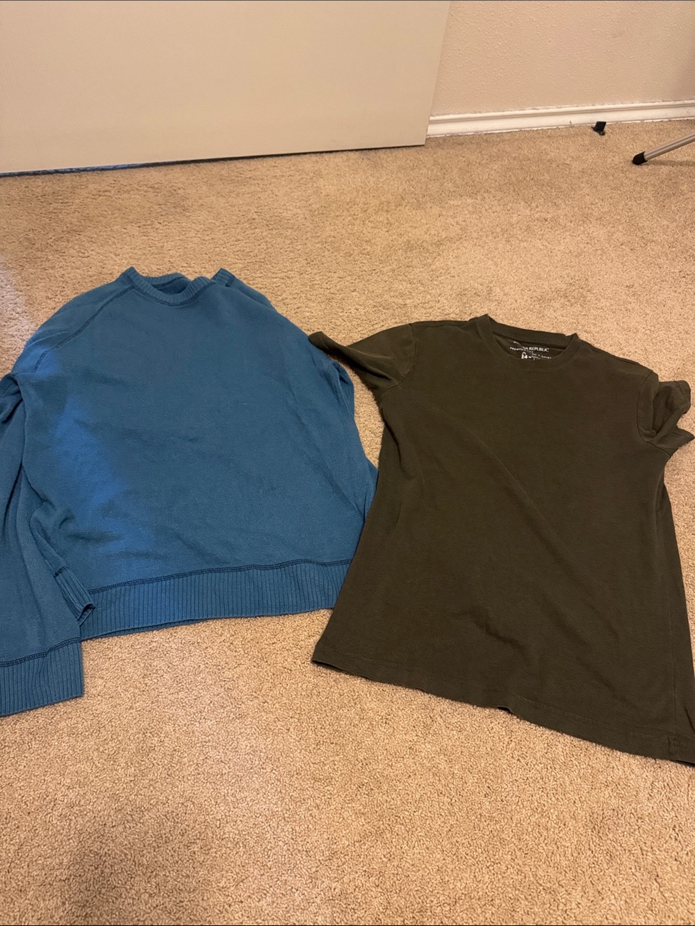 Aeropostale long sleeve, banana republic, short sleeve both small men’s